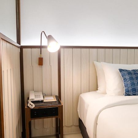 Hotel Amber Sukhumvit 85 Бангкок Екстер'єр фото